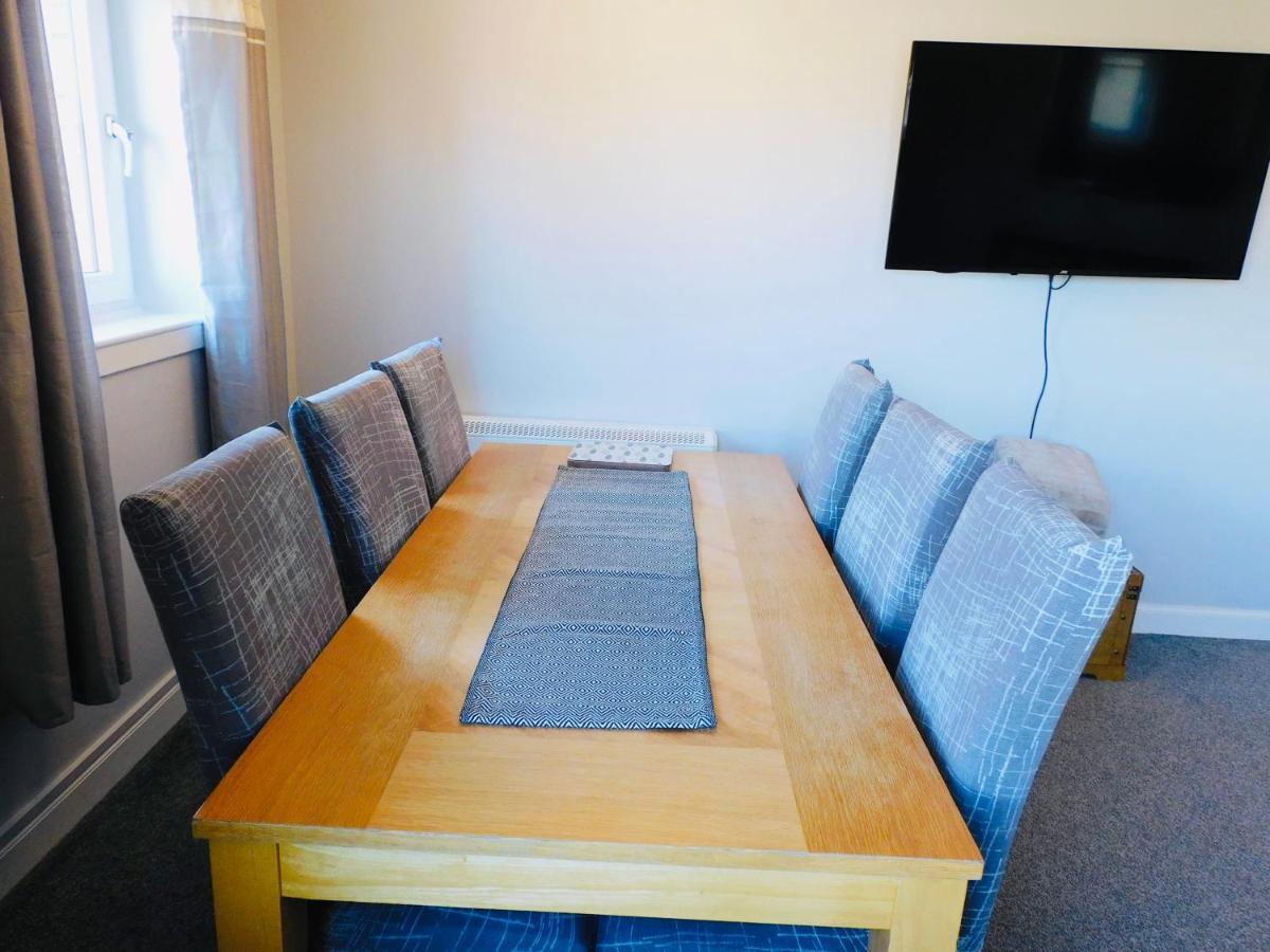 Beautiful 3 Bedroom Apt, Mins From Glasgow Airport, M8 & Sec Paisley Buitenkant foto