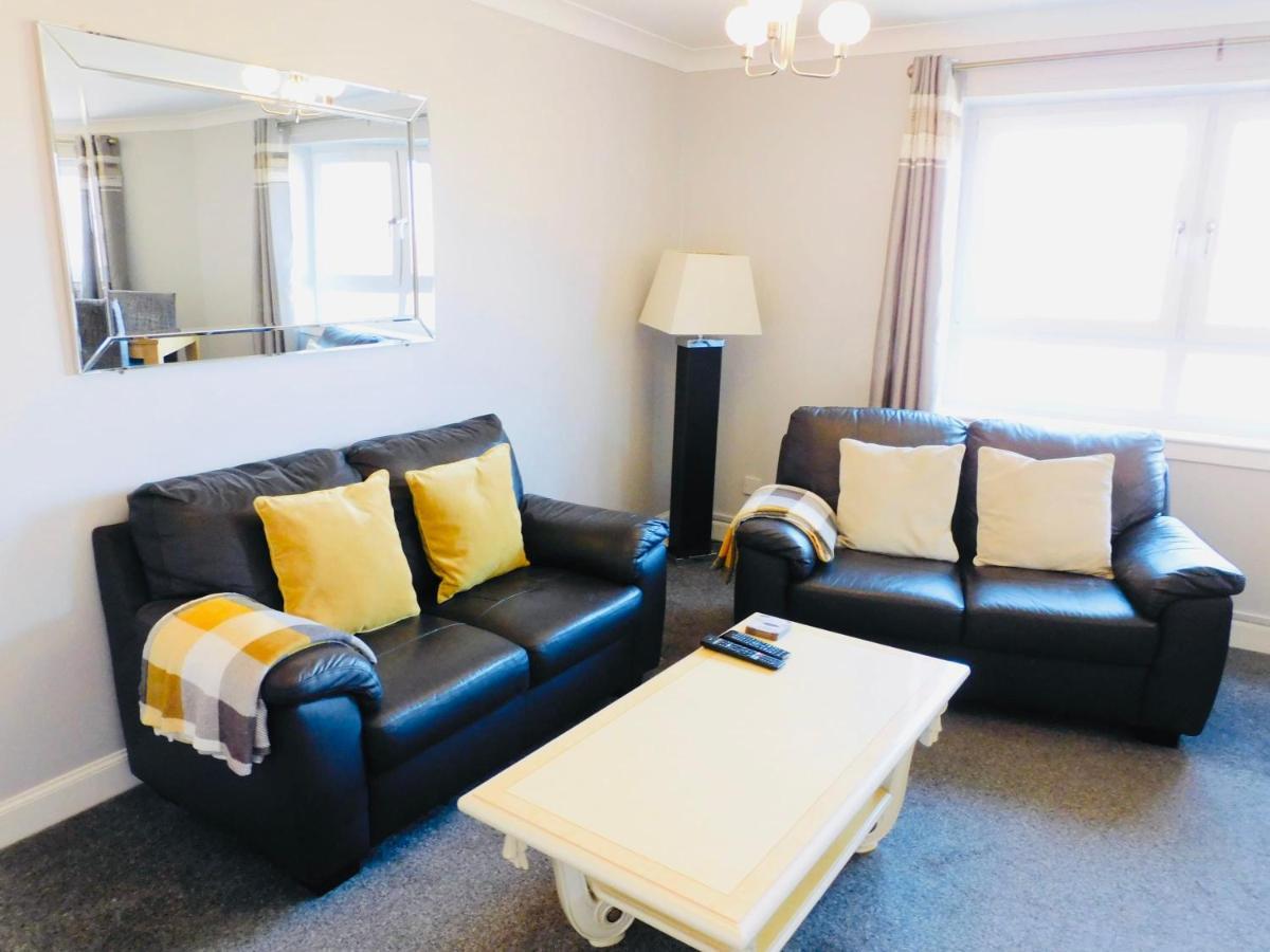 Beautiful 3 Bedroom Apt, Mins From Glasgow Airport, M8 & Sec Paisley Buitenkant foto
